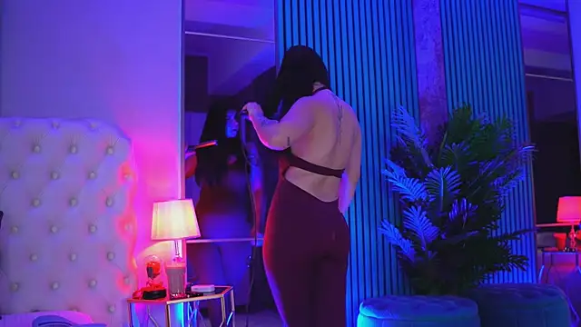 LexaRhodes online show from 12-22-25, 03:45