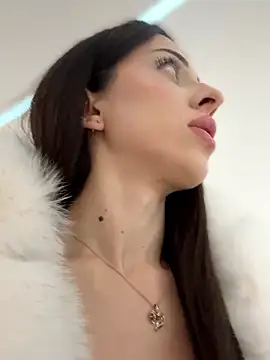 YeaLina online show from 01-08-26, 11:16