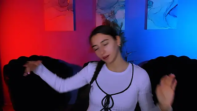 Snapshot of mila_firee chatting on 12-15-25, 10:10 mila firee online show from 12-15-25, 10:10