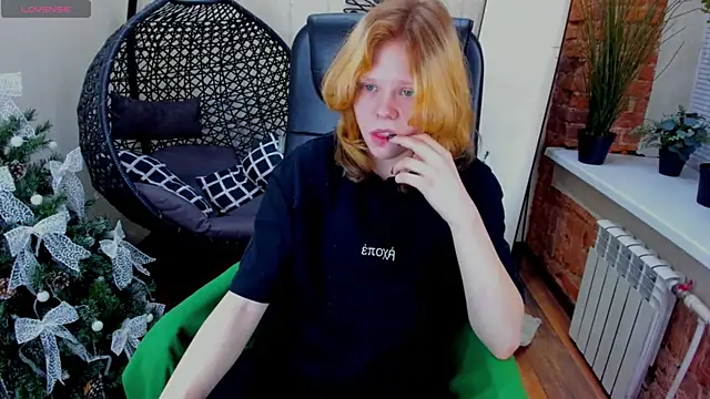 Soft Flame online show from 12-21-25, 03:36