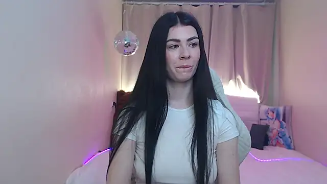 Snapshot of MilaSecret55 chatting on 05-26-26, 06:44 MilaSecret55 online show from 05-26-26, 06:44
