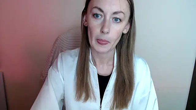 Snapshot of LiaSeass_ chatting on 07-04-26, 12:53 LiaSeass online show from 07-04-26, 12:53