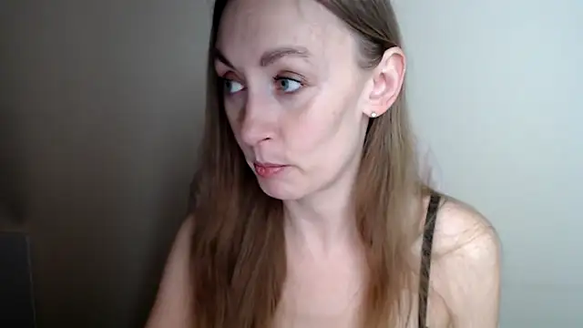 Snapshot of LiaSeass_ chatting on 06-16-26, 11:43 LiaSeass online show from 06-16-26, 11:43