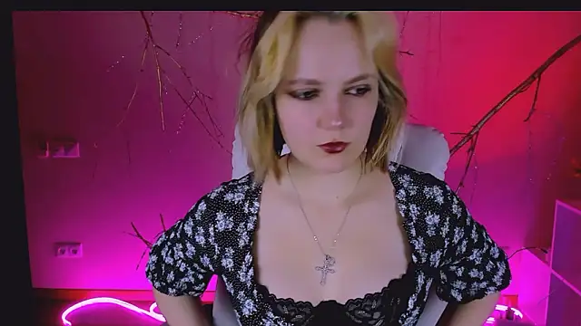 madeline doll online show from 02-11-26, 05:07