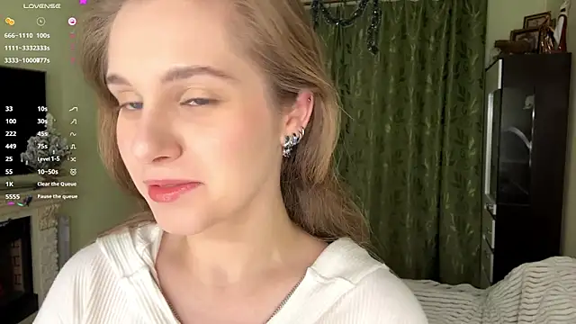 Snapshot of MiaBlanko chatting on 12-20-25, 07:11 MiaBlanko online show from 12-20-25, 07:11