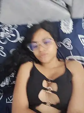 Snapshot of DAFNNEE_HOT chatting on 05-19-26, 03:41 DAFNNEE HOT online show from 05-19-26, 03:41