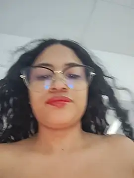 Snapshot of DAFNNEE_HOT chatting on 06-11-26, 02:14 DAFNNEE HOT online show from 06-11-26, 02:14