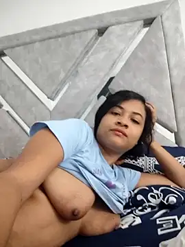 Snapshot of DAFNNEE_HOT chatting on 04-14-26, 03:50 DAFNNEE HOT online show from 04-14-26, 03:50