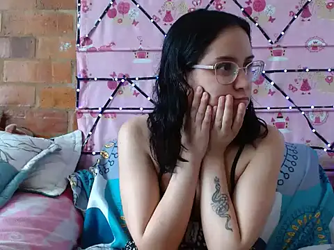 Snapshot of LunaVinxxen chatting on 01-31-26, 07:12 LunaVinxxen online show from 01-31-26, 07:12