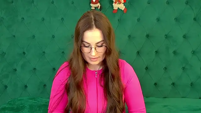 NoraFoxes online show from 01-08-26, 05:46