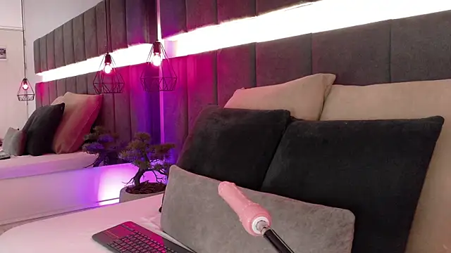 luna blannco online show from 01-09-26, 02:35