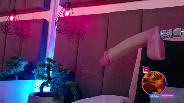 luna blannco online show from 06-25-26, 02:22