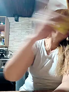 Snapshot of cari75 chatting on 04-24-26, 06:32 cari75 online show from 04-24-26, 06:32