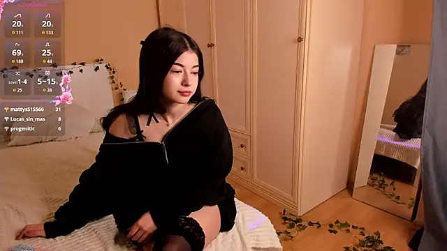 LisaColee online show from 12-16-25, 08:24