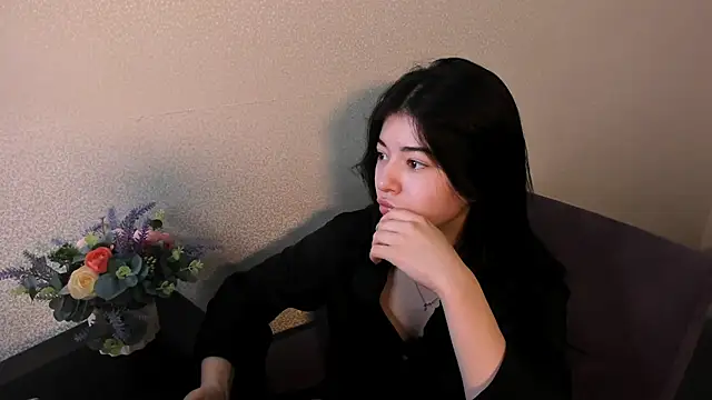 LisaColee online show from 05-06-26, 08:07