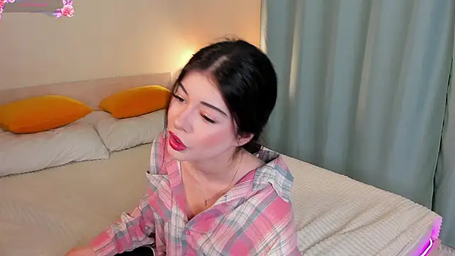 LisaColee online show from 05-22-26, 08:40