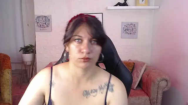 amanda rousee online show from 05-23-26, 03:27