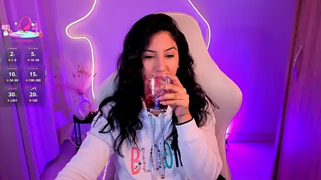 chloebum  online show from 03-28-26, 11:11