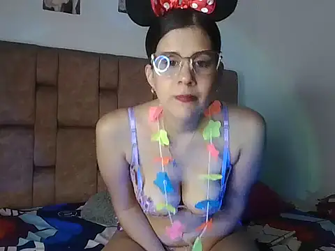 Snapshot of vanessa_hot69_ chatting on 07-30-26, 02:32 vanessa hot69 online show from 07-30-26, 02:32