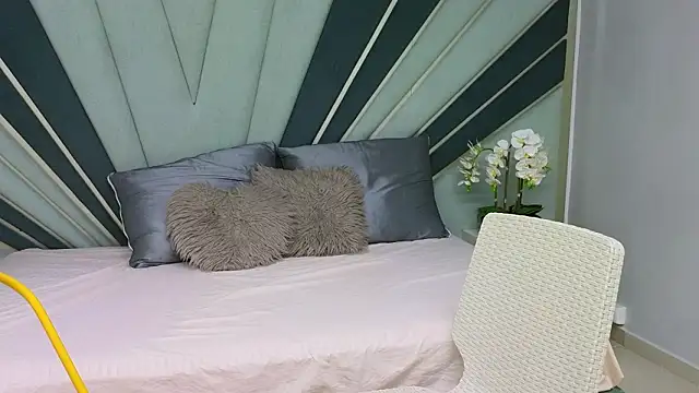 DulceeEsmeralda online show from 03-11-26, 02:22