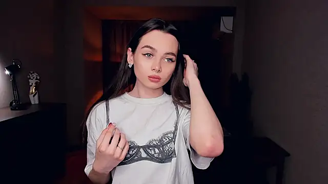 YvonneRobes online show from 01-08-26, 07:53