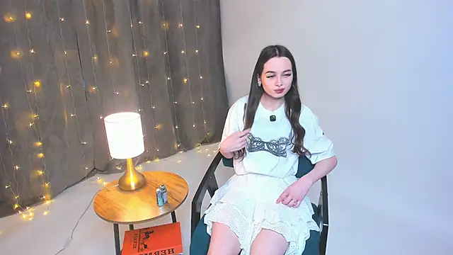 YvonneRobes online show from 12-20-25, 11:57