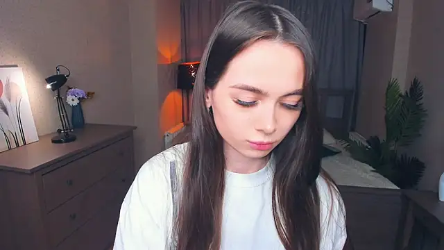 YvonneRobes online show from 02-07-26, 07:22