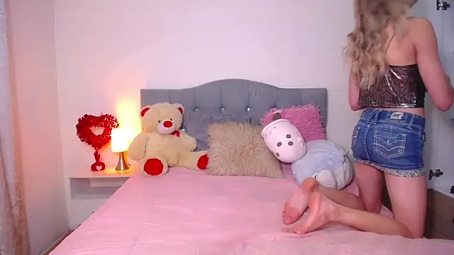 Kitten Riot online show from 02-16-26, 11:57