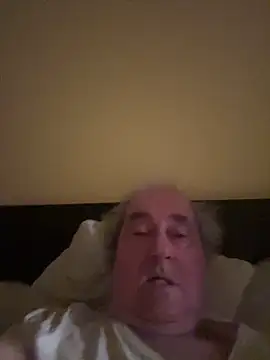 Snapshot of csikar chatting on 02-17-26, 10:29 csikar online show from 02-17-26, 10:29