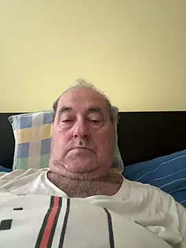 Snapshot of csikar chatting on 06-01-26, 06:13 csikar online show from 06-01-26, 06:13