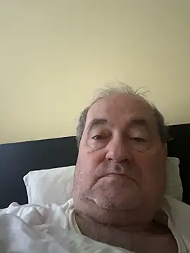 Snapshot of csikar chatting on 06-16-26, 04:45 csikar online show from 06-16-26, 04:45