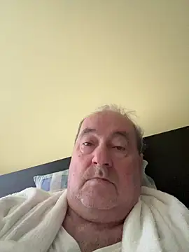 Snapshot of csikar chatting on 05-18-26, 04:40 csikar online show from 05-18-26, 04:40
