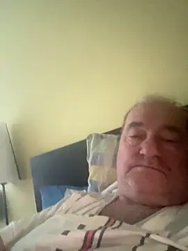 Snapshot of csikar chatting on 05-26-26, 04:43 csikar online show from 05-26-26, 04:43