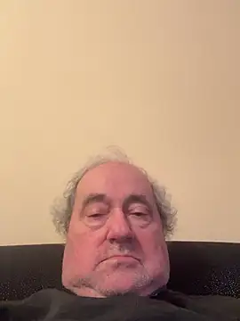 Snapshot of csikar chatting on 02-08-26, 10:18 csikar online show from 02-08-26, 10:18