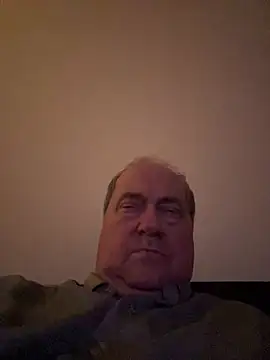 Snapshot of csikar chatting on 05-19-26, 08:27 csikar online show from 05-19-26, 08:27