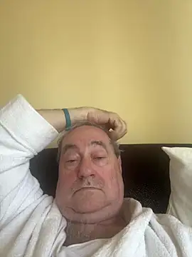 Snapshot of csikar chatting on 05-23-26, 10:25 csikar online show from 05-23-26, 10:25