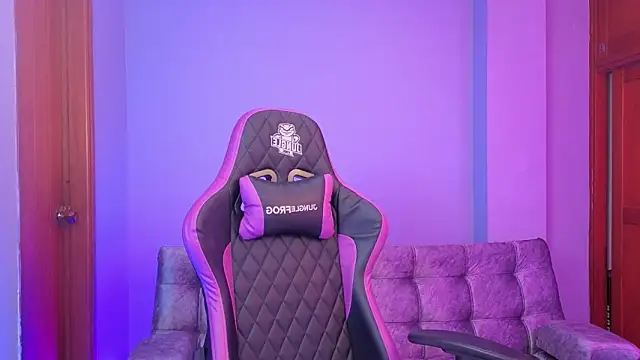 melanimorgan1 online show from 12-20-25, 04:59