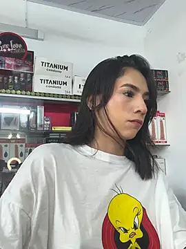 Snapshot of lunaluxury22 chatting on 03-31-26, 01:24 lunaluxury22 online show from 03-31-26, 01:24