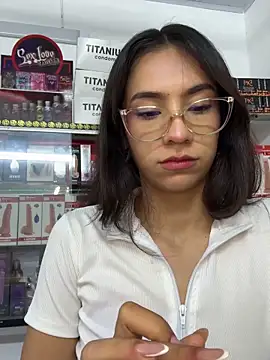 Snapshot of lunaluxury22 chatting on 02-17-26, 02:36 lunaluxury22 online show from 02-17-26, 02:36