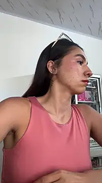 Snapshot of lunaluxury22 chatting on 06-16-26, 02:06 lunaluxury22 online show from 06-16-26, 02:06