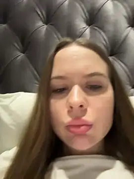 Nicole Loving online show from 12-19-25, 09:28