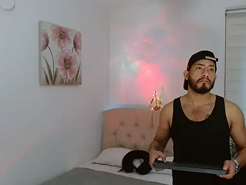 BOYSXL24 online show from 01-12-26, 12:23