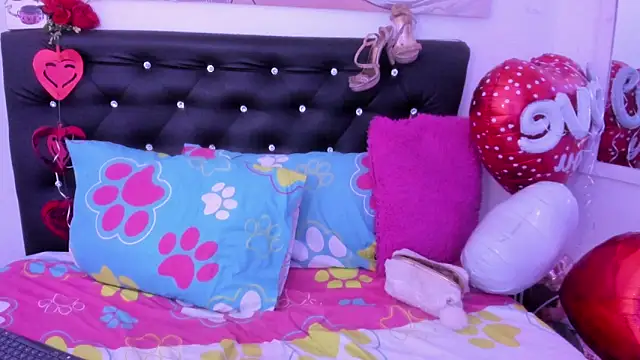 RossieCooper online show from 02-19-26, 07:22