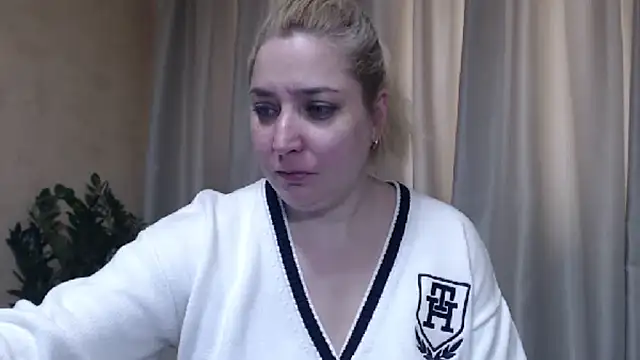 Snapshot of sweetpussy13 chatting on 03-01-26, 07:08 sweetpussy13 online show from 03-01-26, 07:08