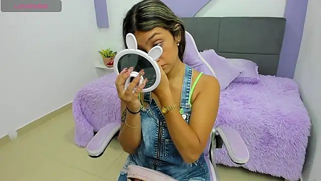 aniie princess 18 online show from 12-16-25, 02:27