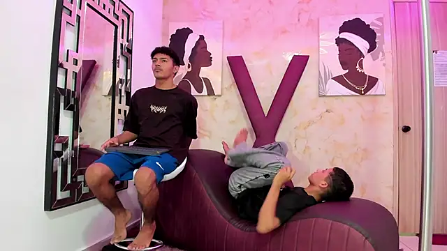 DIAMOND BLACKS online show from 12-19-25, 07:33