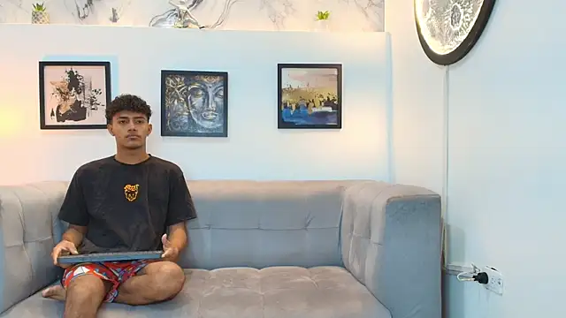 DIAMOND BLACKS online show from 01-08-26, 07:14