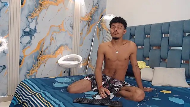 DIAMOND BLACKS online show from 05-24-26, 07:30