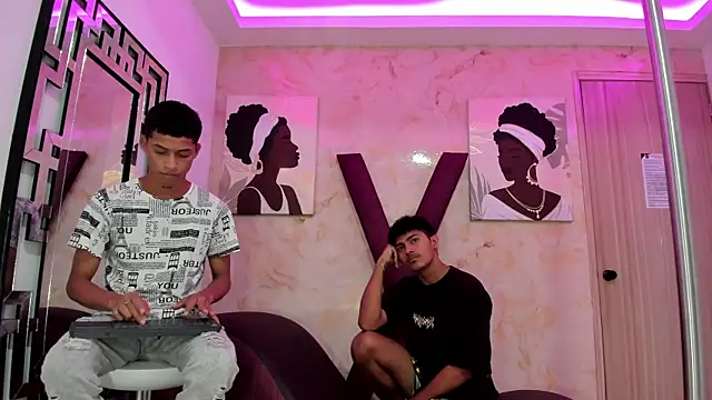 DIAMOND BLACKS online show from 12-21-25, 07:21