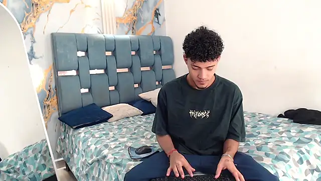 DIAMOND BLACKS online show from 04-07-26, 07:21